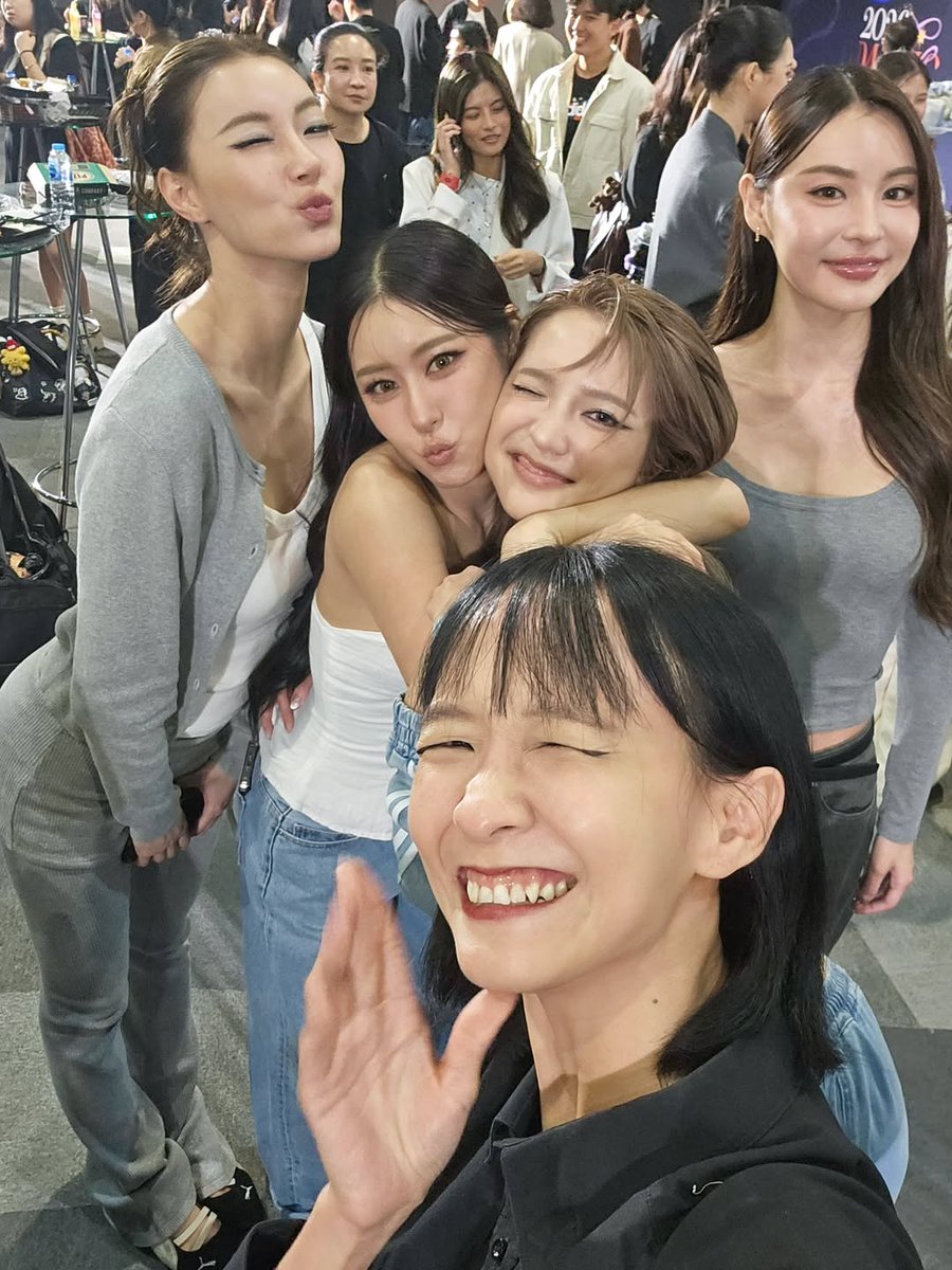 ciizezip's tweet image. 261125 📂

ig feed ; ginkz
🔗  instagram.com/p/DRhUdLbE6QZ/…

#GMMTV2026 
#ciizezphr #CiizeRutricha