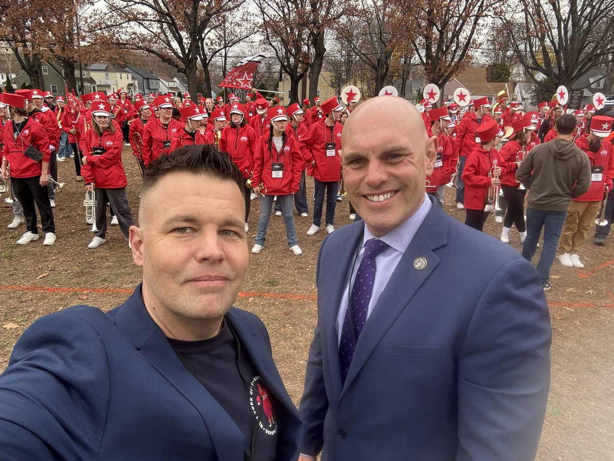CCSDFPA's tweet image. Superintendent Baiocco &amp;amp; District Fine Arts Coordinator Vanderstouw were invited to the Macy’s Great American Marching Band rehearsal in Teaneck,NJ! All the best from Clarkstown to these amazing students and their instructors! Happy Thanksgiving! @ccsdschools  @Macys  @mpbaiocco