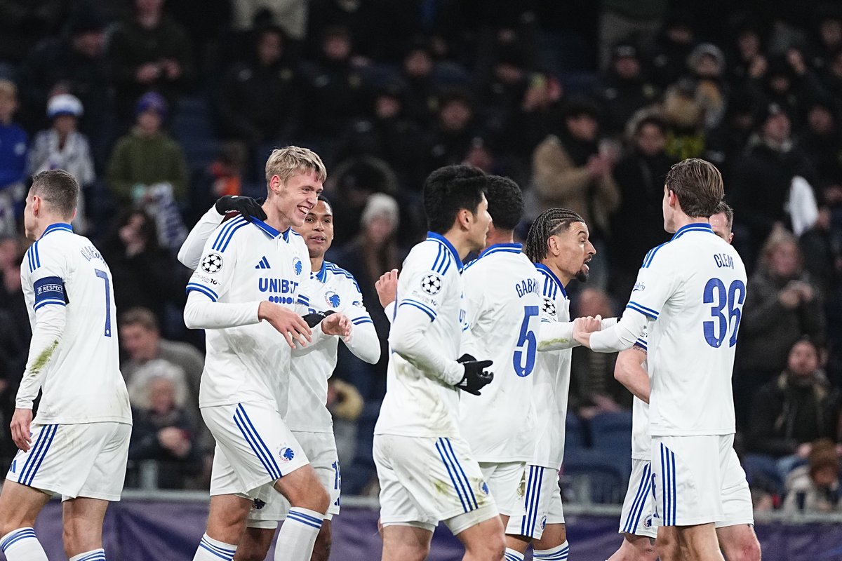 FCKobenhavn's tweet photo. 26. MÅÅÅL!!! Viktor Dadason til 1-0 efter godt forarbejde af Lopez og Robert i venstre side! #fcklive #UCL https://t.co/i1E9aROD0h