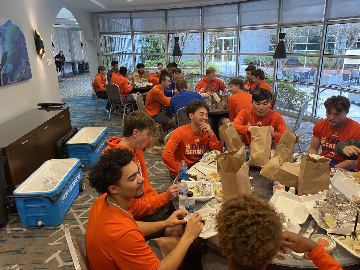 #Catering + Steak-Out = Hot, Tasty Food Delivered! We offer steaks, chicken, seafood, salads, baked potatoes and desserts to feed whatever size crowd you're gathering. steakoutdelivers.com