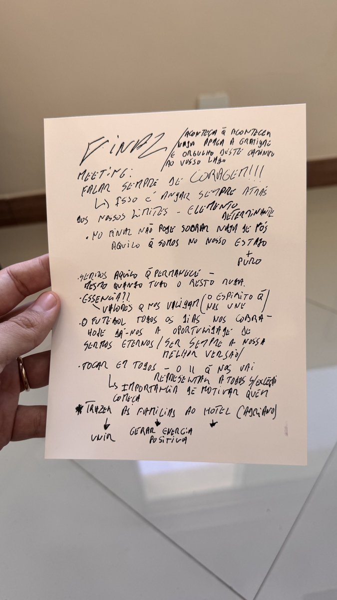 pedrocertezas's tweet photo. recebi um presente do Artur Jorge (!!!) e estou severamente emocionado.

as anotações que ele fez na semana da final da Libertadores. Ler algo tão íntimo e pessoal, com tanto signficado, é de um valor inestimável pra mim.

obrigado por mudar nossa história e transformar nosso paradigma.

vou enquadrar e guardar pra vida inteira. te amo pra sempre!