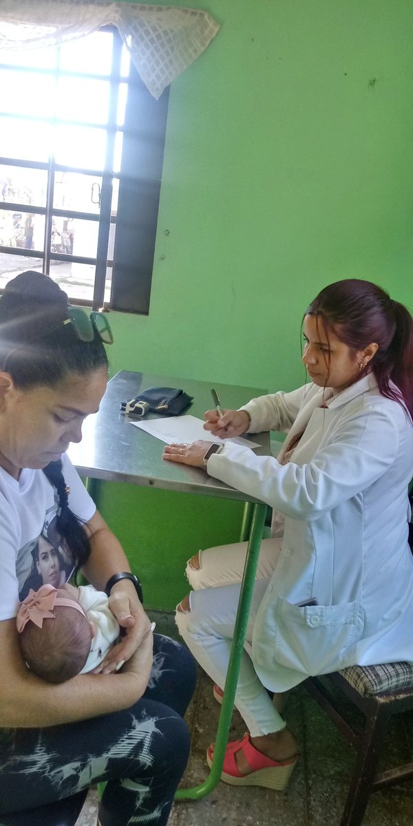 ClaraH65111974's tweet image. En el día de ayer 25 de Nov.se realiza pesquisas en la circunscripción 9 del consejo popular Reparto Nuevo.. Así como se valora con los médicos de la familia las acciones de fumigación.