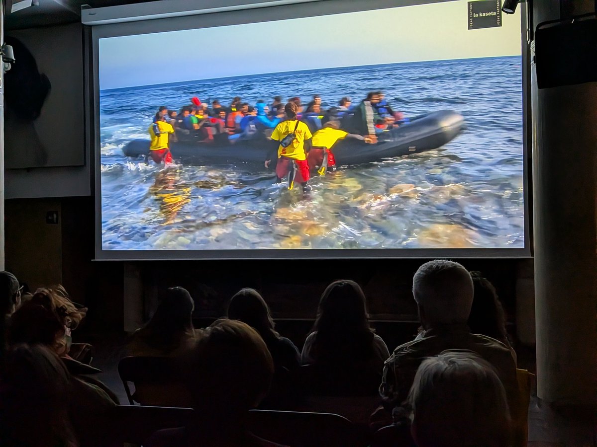 🆘 La consellera <a href="/gemmafuste4/">Gemma Fusté Garcia 🚐</a> assisteix  a la projecció de "To Kyma. Rescat al mar Egeu".

Gravat ara fa 10 anys a Lesbos, es mostra la tasca i inicis de la  <a href="/openarms_fund/">Open Arms</a> durant la crisi humanitària que va portar a centenars de milers de persones a intentar creuar el mar Egeu.