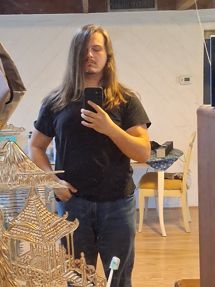 Thresher hair cut (ignore me looking like a dad who doesn't know how to take pics in the last one Dx)