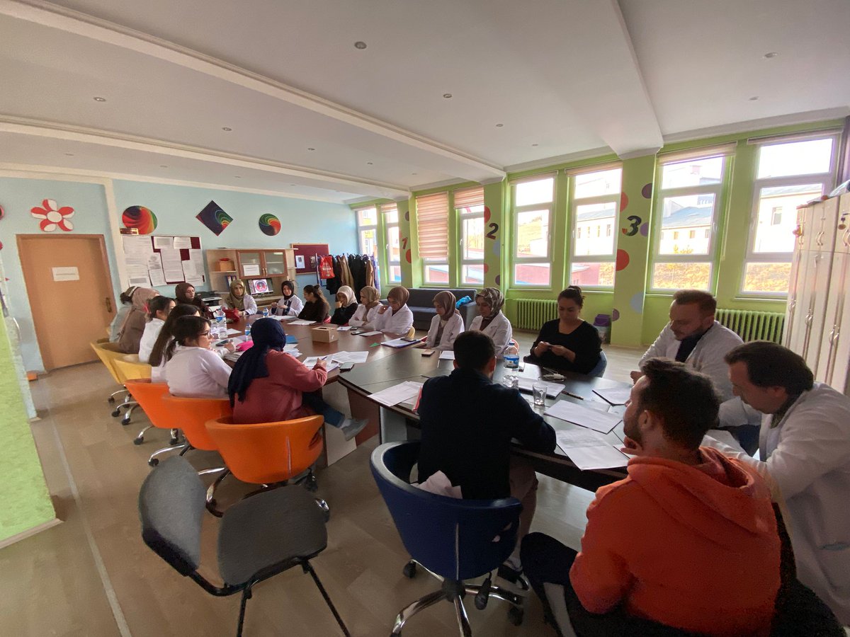 2025-2026 Eğitim-Öğretim Yılı 1. Dönem Şube Öğretmenler Kurulu toplantısını gerçekleştirdik. Katılım sağlayan tüm öğretmenlerimize bilgi paylaşımları için teşekkür ederiz. Herkese kolaylıklar dileriz.