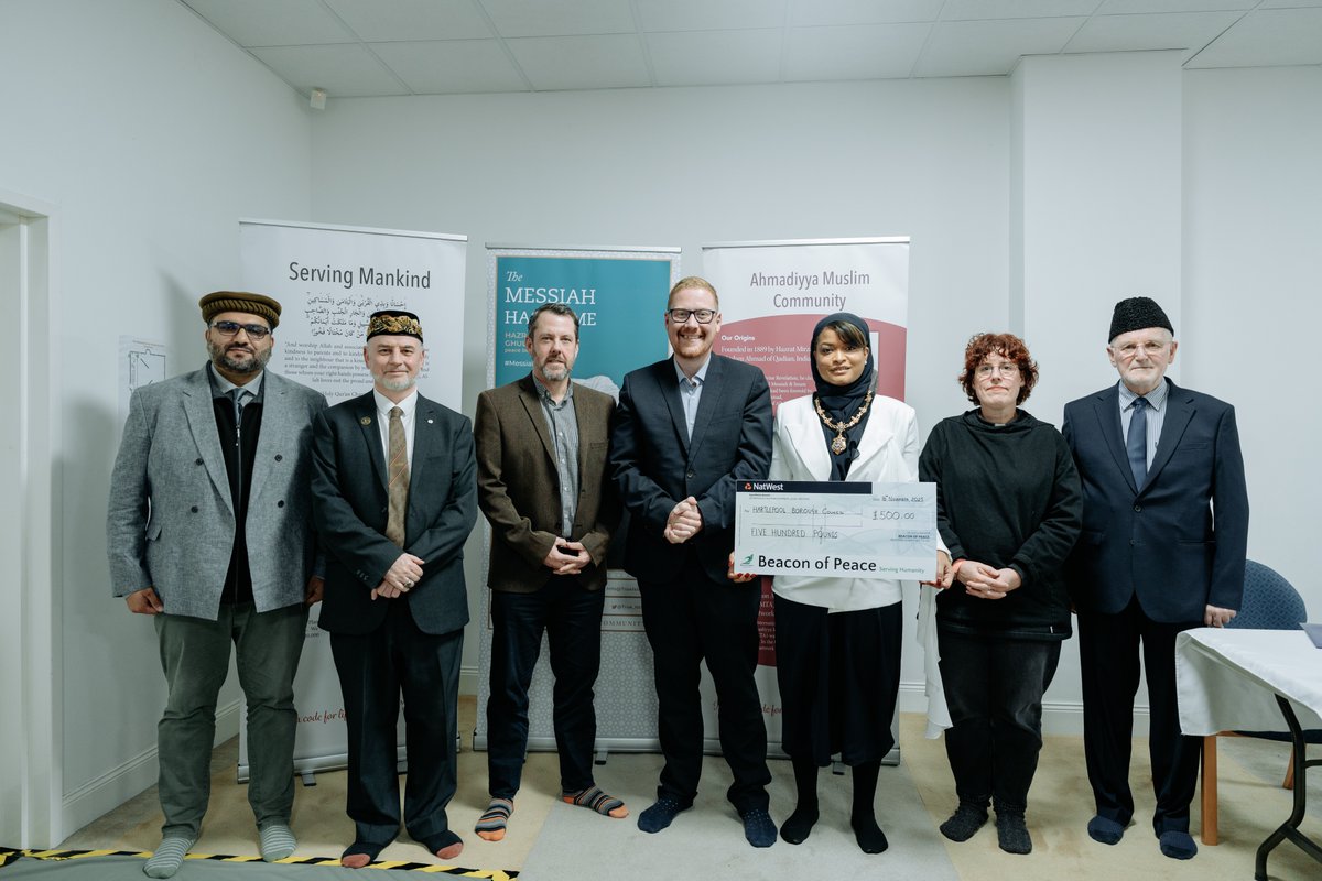 Nasir Mosque Hartlepool Peace Seminar

We welcomed over 40 guests, including the Hartlepool Mayor, who really appreciated the inspiring speeches and warm atmosphere.

#Peace #Community #Hartlepool #Ahmadi #Islam