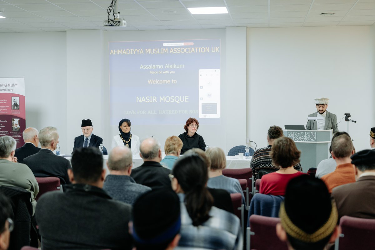 MKA_Hartlepool's tweet photo. Nasir Mosque Hartlepool Peace Seminar
We welcomed over 40 guests, including the Hartlepool Mayor, who really appreciated the inspiring speeches and warm atmosphere.
#Peace #Community #Hartlepool #Ahmadi #Islam https://t.co/okB8Wi8EmE