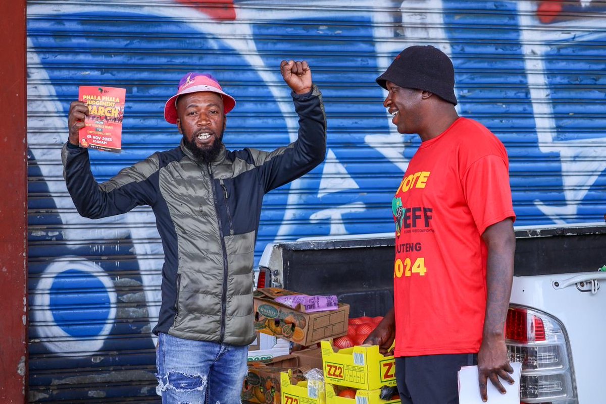 effsubregionc's tweet photo. ♦️♦️♦️In Pictures ♦️♦️♦️

The Chairperson and Secretary of Sub-Region C led the SRCT and member of the subregion by distributing pamphlets in the town of Roodepoort Ward 84.

#effsubregionc #EconomicFreedomFighters #EFF https://t.co/VItSpxq4TB