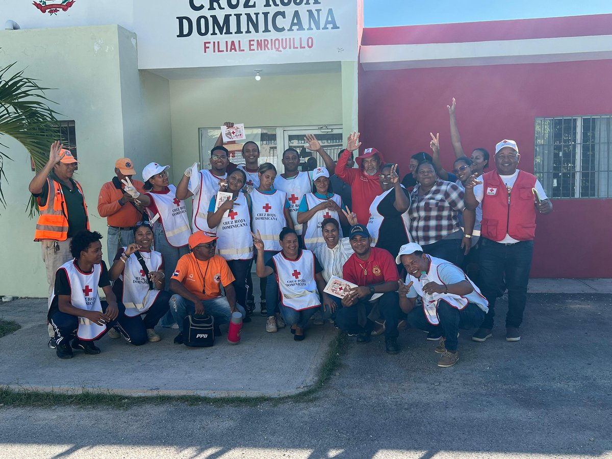 La Filial Enriquillo finalizo el curso de primeros auxilios, con la participación de nuestros voluntarios y equipos de la @defensacivilrd. Esta iniciativa forma parte del compromiso continuo de fortalecer nuestras capacidades de respuesta ante emergencias.
