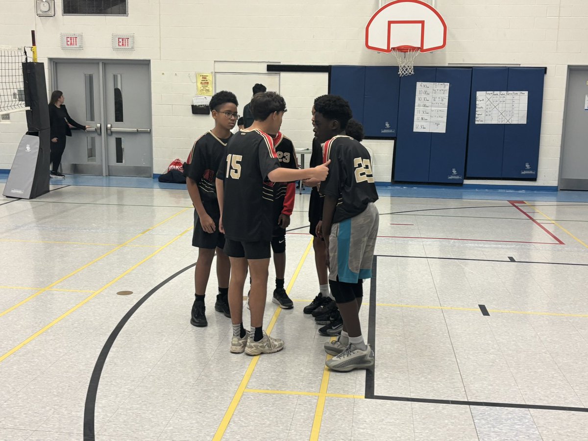 therealmrgalati's tweet photo. Proud of our @HCMaltonDPCDSB Arrows Volleyball Team. #LetsGoArrows https://t.co/IXrH9qTtkp