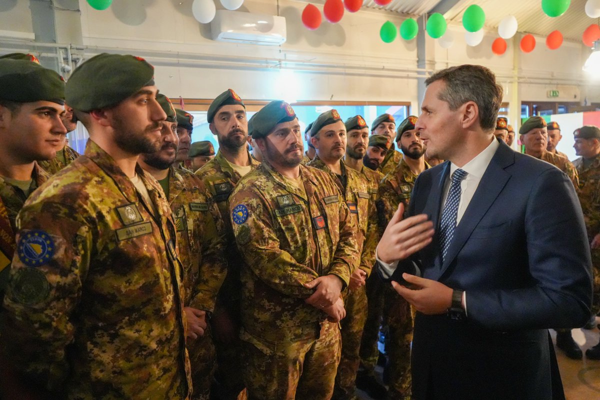 Today at Camp Butmir, COM EUFOR Major General Florin Barbu received Hon. <a href="/matteoperegodic/">Matteo Perego di Cremnago</a>, Undersecretary of State for Defence of Italy, and HE <a href="/sarahcastellani/">Sarah Castellani</a>, Ambassador of Italy to BiH.
ℹ️tinyurl.com/5yjbwd6b
#StrongerTogether #EUFORBiH #TogetherForBiH #EUFOR #BiH