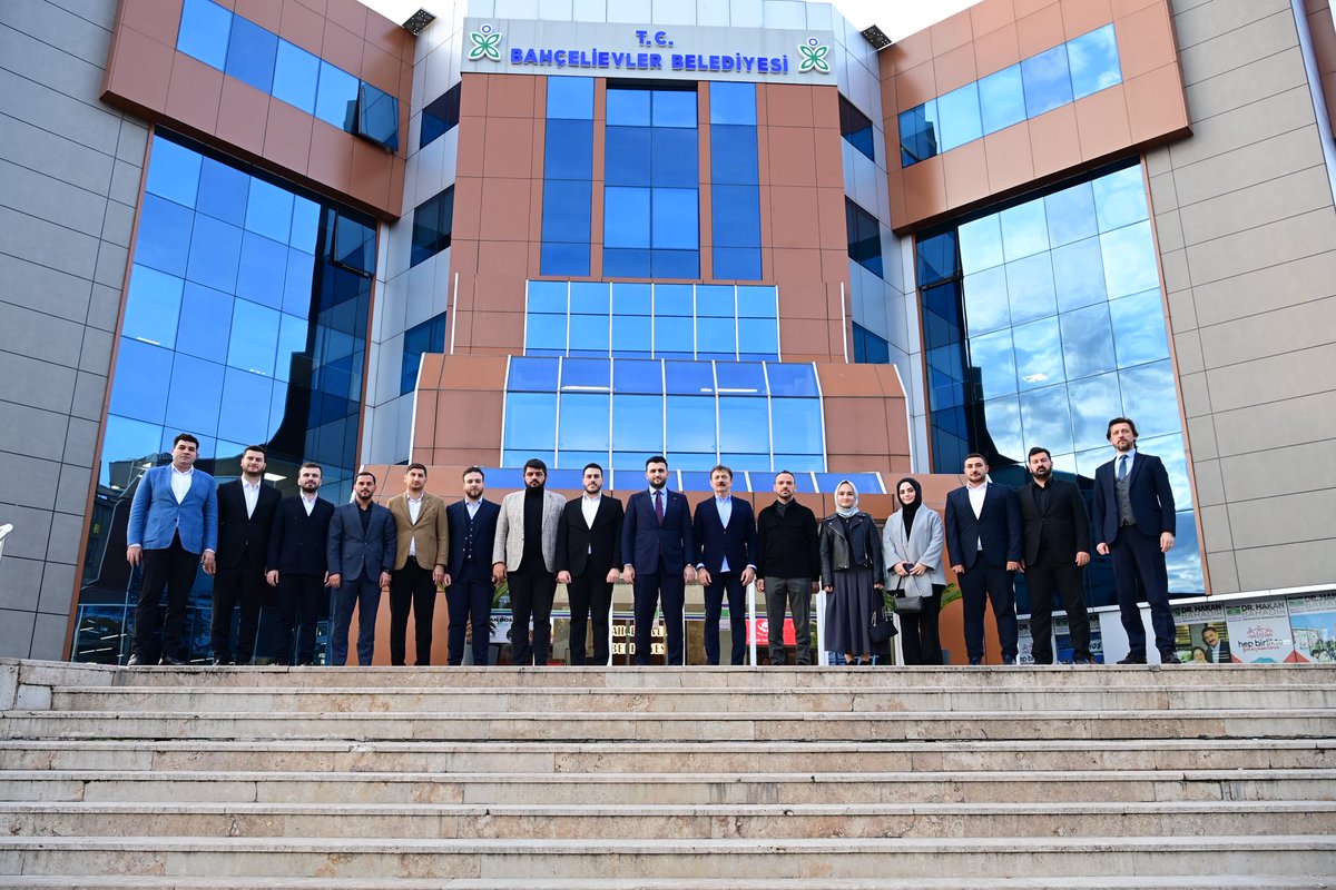 AK Parti İstanbul İl Gençlik Kolları Başkanı Sayın Nevzat Yüce ve kıymetli yürütme kurulunun nazik ziyaretleri için teşekkür ediyorum 

Gençliğin enerjisiyle, ortak hedeflerimiz doğrultusunda Bahçelievler’imiz için çalışmaya devam edeceğiz