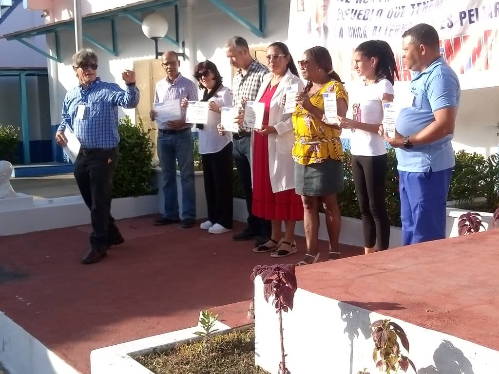 Acto de cierre de jornada de la Seguridad y Salud en el Trabajo en #Etecsa son reconocidos Colectivos Destacados, ganadores en el Taller de Seguridad y Salud y Centros Saludables en la #IslaDeLaJuventud 
#PorCubaJuntosCreamos