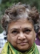 उम्र का तक़ाज़ा है बीबी। यह रेलवे स्टेशन है, एयरपोर्ट नहीं जो पुष्पक विमान यहाँ उतरेगा।

जल्द से जल्द घूंघरू सेठ द्वारा बनाए गए किसी नज़दीकी मोहल्ला क्लिनिक में जाकर अपना मानसिक इलाज करवा लो। 😎