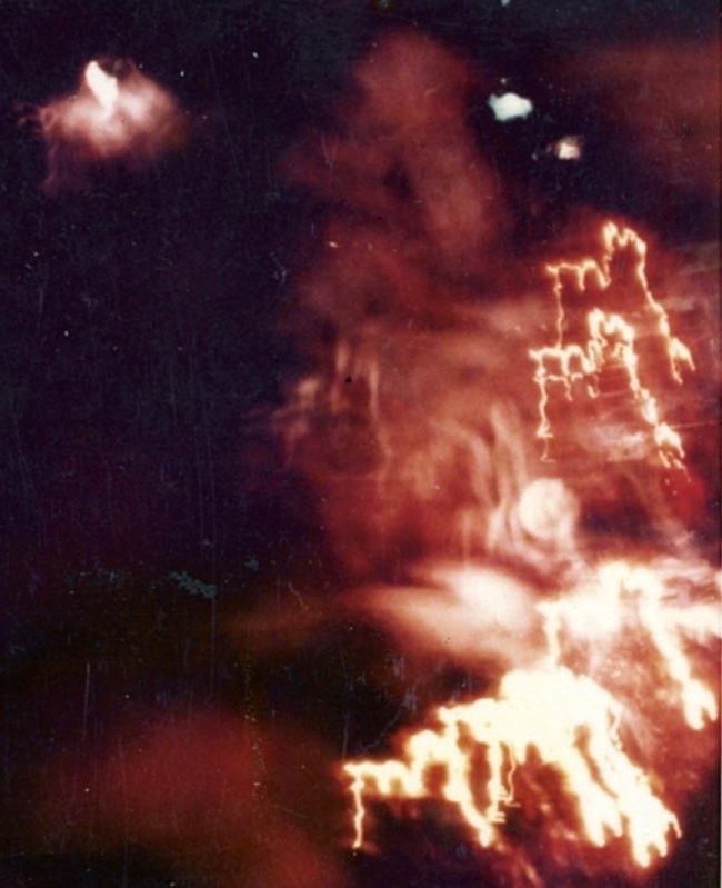 JMRG65's tweet image. Para as uvas … 🍷
… 🇺🇸⚔️🇻🇦
… 🐝💪🏻🦂
 … 🖕🏻🕶️🚬