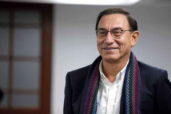 ¿ Donde esta el millón de soles que supuestamente recibió Vizcarra?
No hay ruta del dinero como por ejemplo si se determinó en el caso Toledo.
¿ En un sobre de Manila entra medio millón de soles?
Lo que hizo PJ es victimizar a Vizcarra, le hicieron un favor cerca de elecciones.