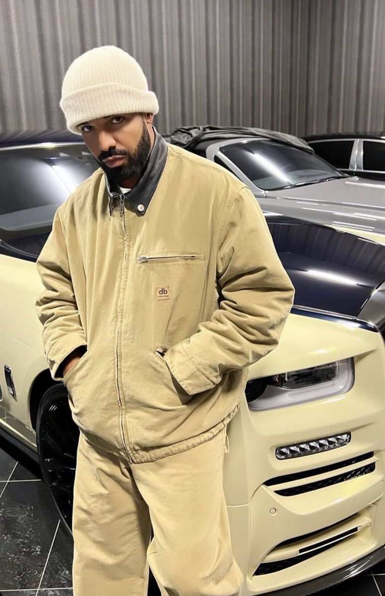 DrakeChart's tweet image. Drake’s ”6 God” has now surpassed 200 million streams on Spotify.

This marks Drake’s 167th credited song to achieve this milestone 🏆