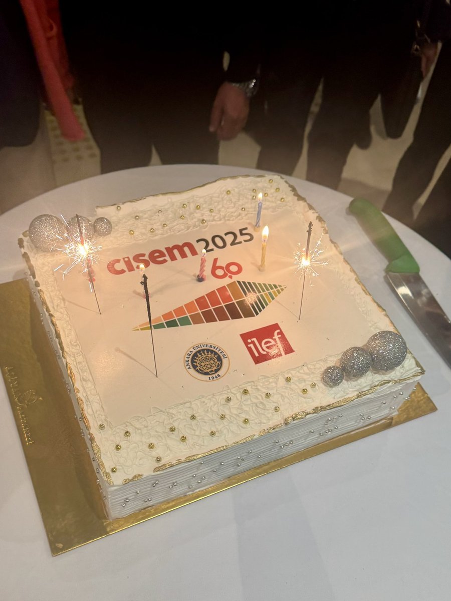 İlk günü tamamladık ✅

CİSEM2025, açış konuşmaları ve panelin ardından dört oturumda sunumlarla devam etti.

Fakültemizin 60. yılını kutladığımız kokteyl ile günü tamamladık.

Yarın sabah 10.45’te başlıyoruz.

#cisem

<a href="/ilefsocial/">ilef - Ankara Üniversitesi</a>