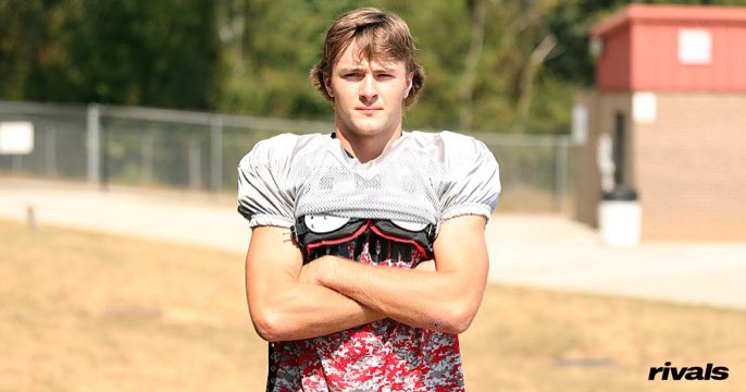 Georgia has begun to build a connection with fast rising 2027 TE Carter Blackwell. He’s now been on campus twice. He dives in on the in state program. #GoDawgs

Story: on3.com/teams/georgia-…
