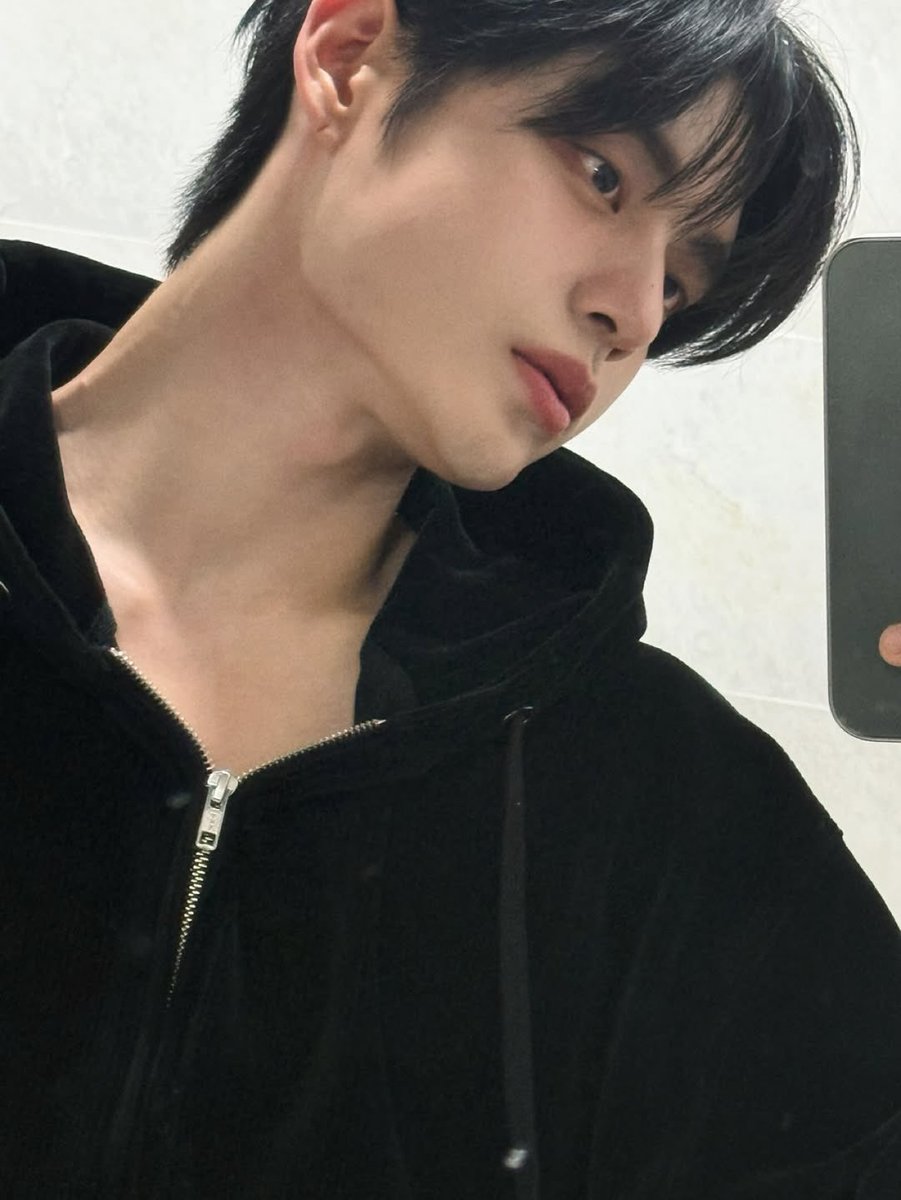 Jiwoong. tweet media