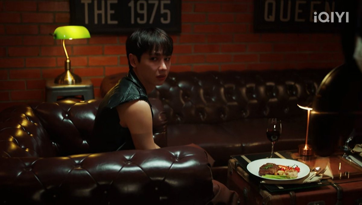 tiredofherself's tweet image. novel written by jittirain? perfect. illustrated by dew? perfect. series produced by p&apos;nuchy? perfect. paintings being drawn live on the set by ms. naisu? perfect. offgun as the main couple? perfect. i literally couldn&apos;t ask for anything better💯

#BurnoutSyndromeSeriesEP1