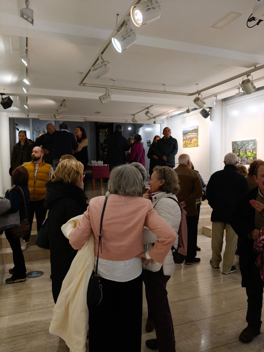 ArquiExt_COADE's tweet image. Hoy en Badajoz:

Inauguración de la Exposición ‘Dehesa extremeña y la riqueza de sus paisajes’ de Eloísa Terrones.

Organizado por:
@infra_EXT y @ArquiExt_COADE 
#XIVSMAex