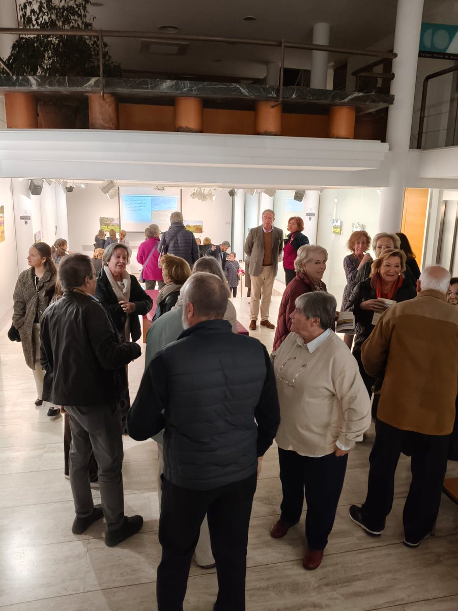 ArquiExt_COADE's tweet image. Hoy en Badajoz:

Inauguración de la Exposición ‘Dehesa extremeña y la riqueza de sus paisajes’ de Eloísa Terrones.

Organizado por:
@infra_EXT y @ArquiExt_COADE 
#XIVSMAex