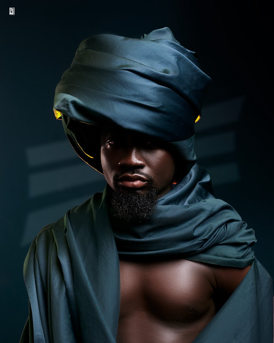 Obj_visuals_'s tweet image. “O B S I D I A N”
Carved in shadow and light 

Photographed by me 
.
.
#Blackisbeautiful #xmodels #models #lagos #Trending #TrendingNow #Nigeria