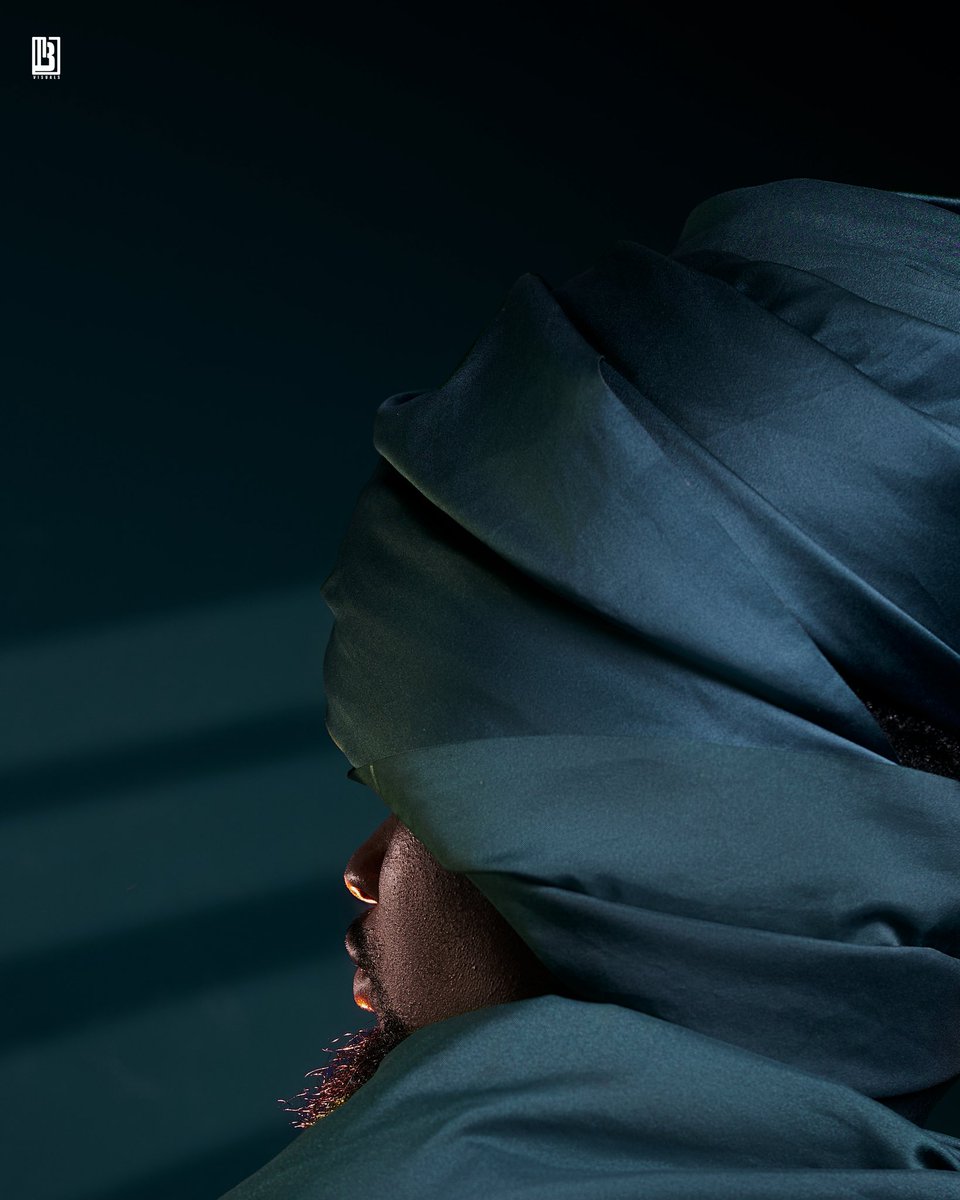 Obj_visuals_'s tweet image. “O B S I D I A N”
Carved in shadow and light 

Photographed by me 
.
.
#Blackisbeautiful #xmodels #models #lagos #Trending #TrendingNow #Nigeria