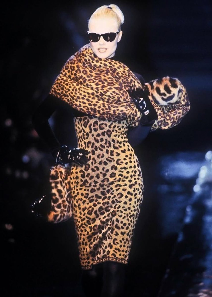 virgoessence's tweet photo. Eva Herzigova for Dior, FW 1995 https://t.co/s9LXsUU5Fb