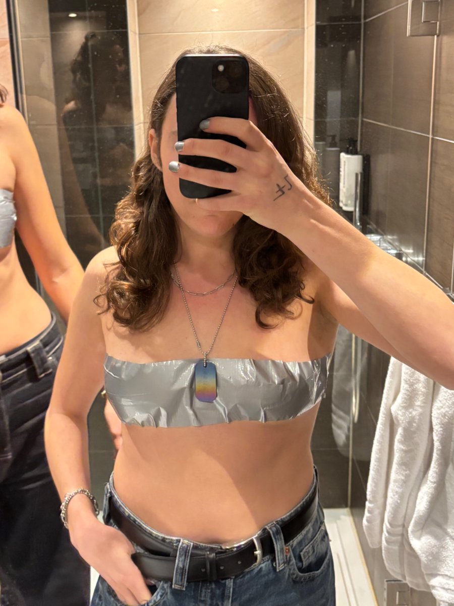 sarah 🩻⛓️ tweet media