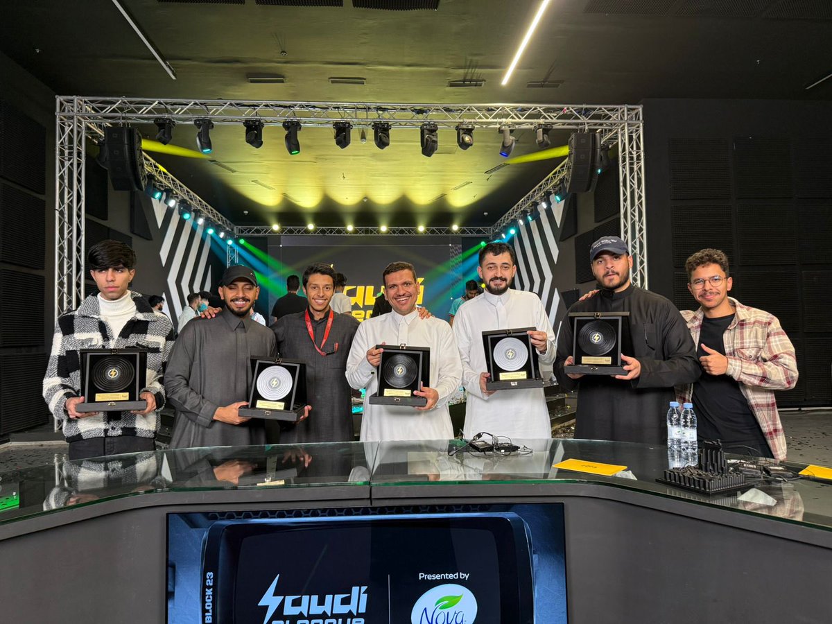 zCleVer2 tweet media