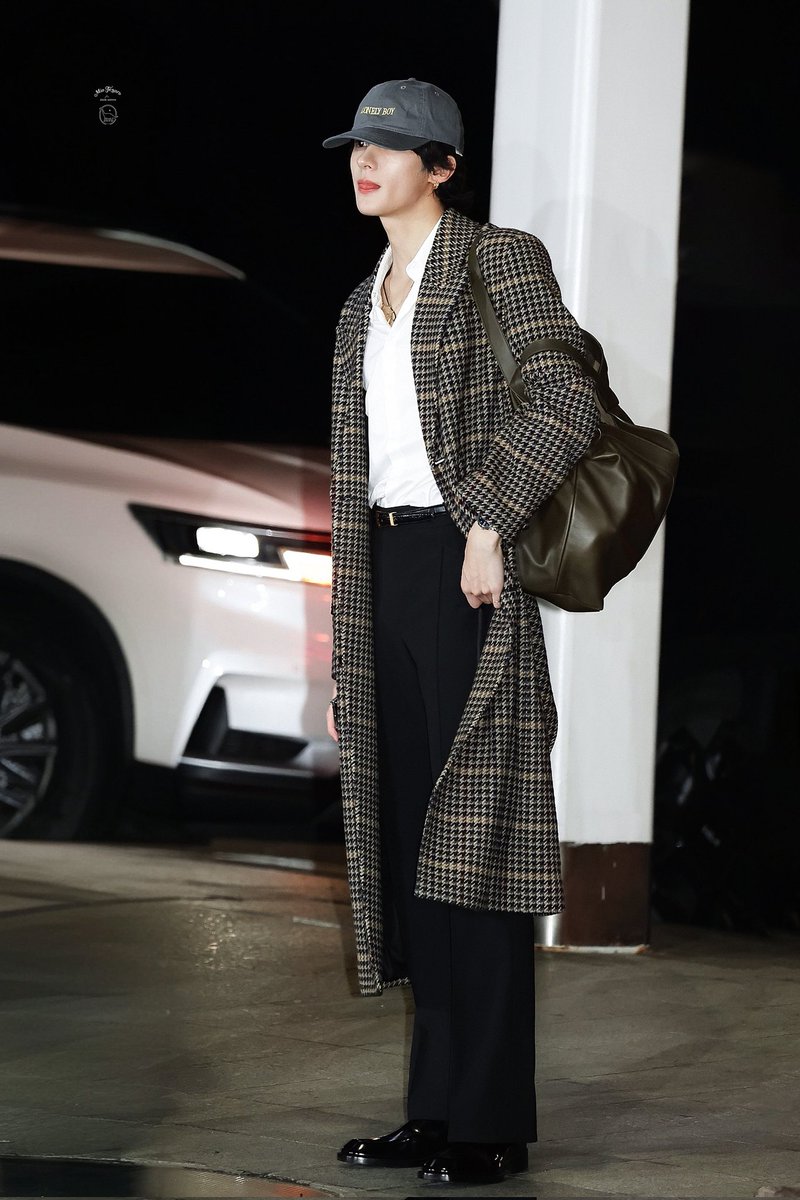 antonmatoes's tweet image. bub tenang bub ini bukan runway