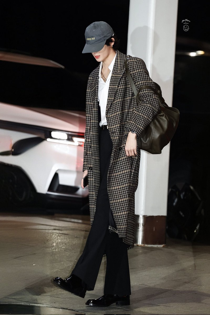 antonmatoes's tweet image. bub tenang bub ini bukan runway