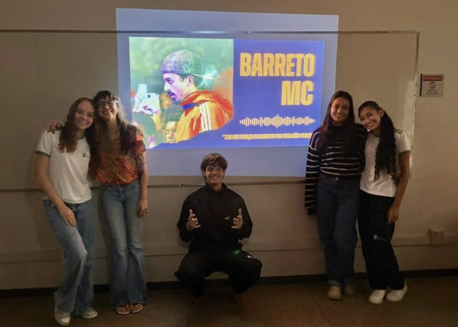 acervo_barreto's tweet image. Estudantes de uma escola do Espírito Santo fizeram um trabalho acadêmico sobre a trajetória do Barreto. A nova geração valorizando a arte! 🌻