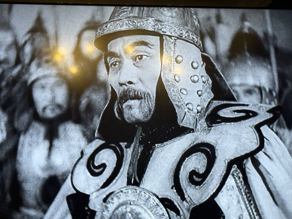 Цогт тайж үнэхээр гоё кино шүү. Үг яриа, харилцаа, хүндлэл, соёл. Жүжигчид ч гэж гайхалтай. Яг одоо үндэсний олон нийнийн төв ТВ сувгаар гарч байна.