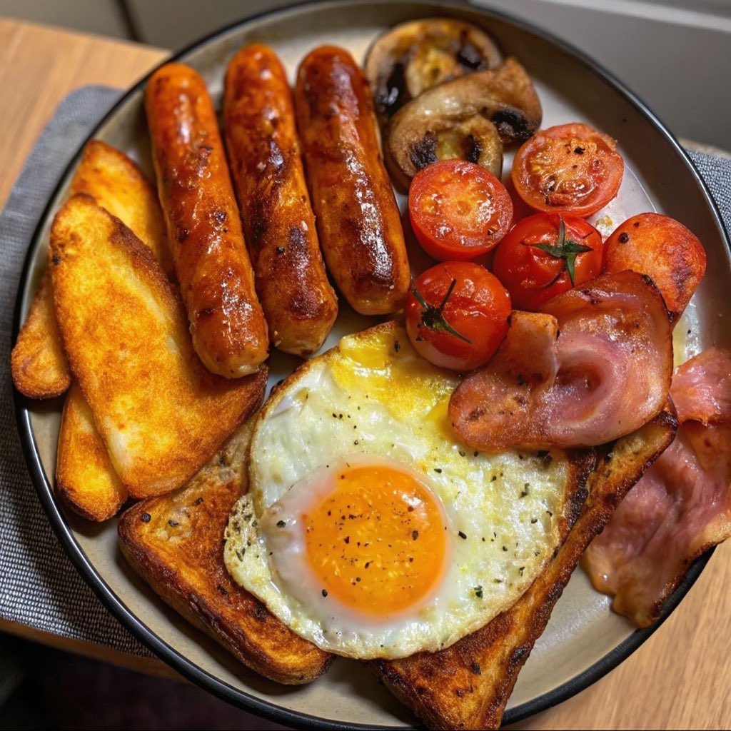 chefsevenn's tweet image. Be honest, what’s missing?