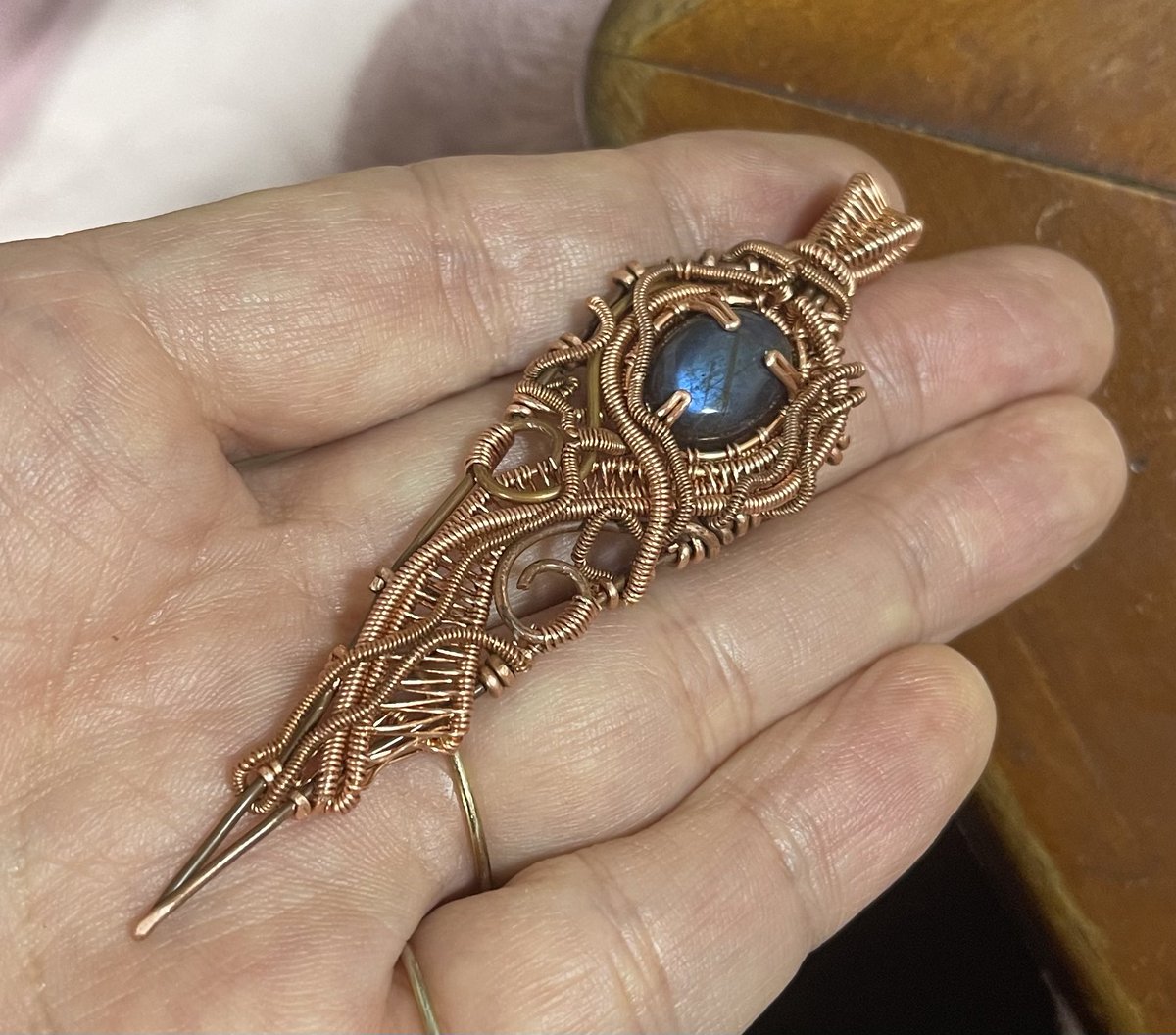 久々の作品だぜーw ラブラドとレインボームーン #ワイヤーラッピング