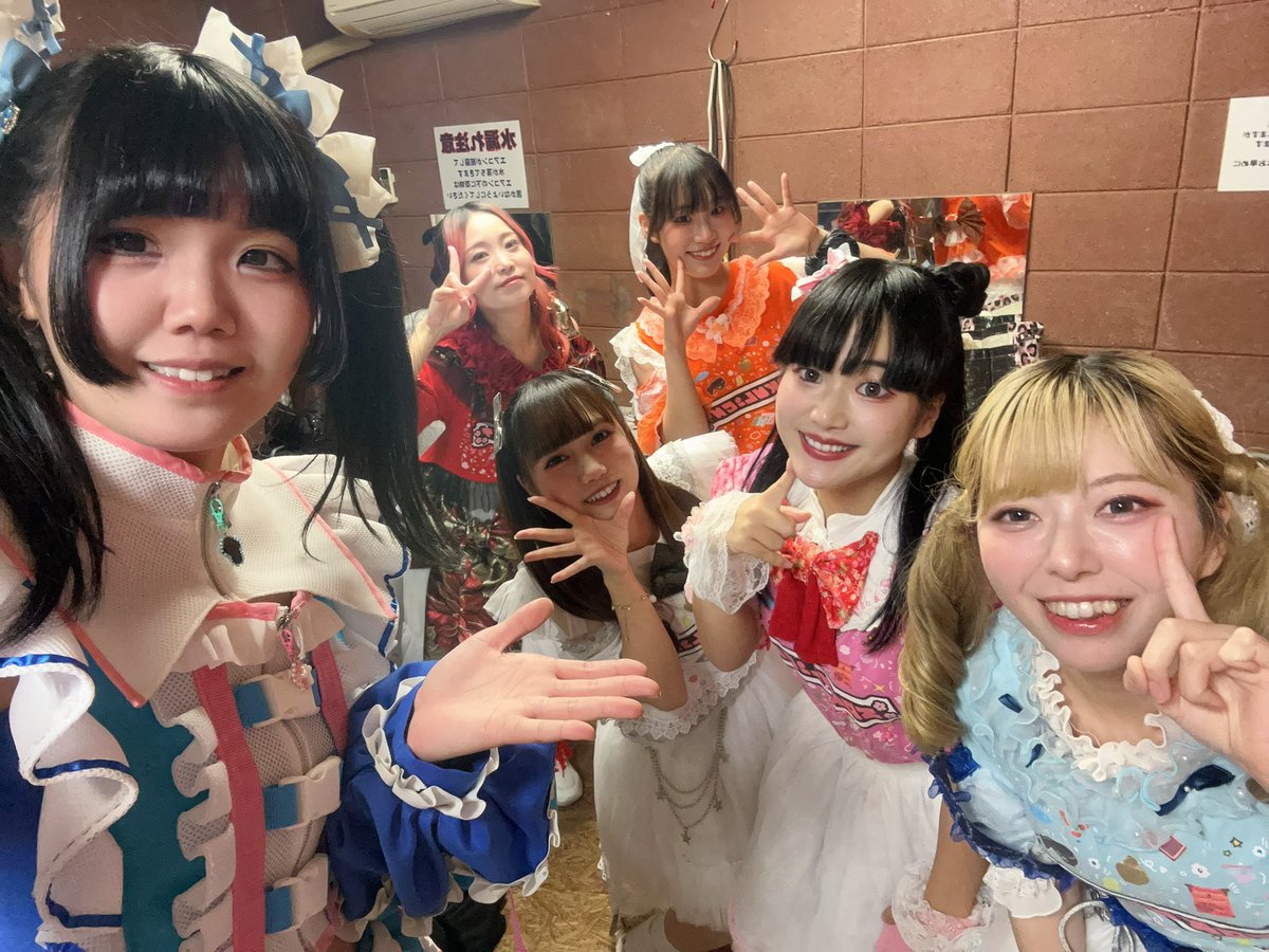 似顔絵寄せ書き？ひってもんに可愛いざ🥰