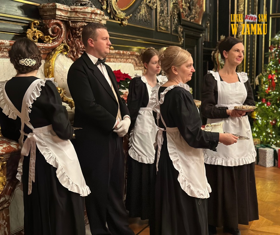 MuzeumZamkowe's tweet image. ᴅᴢɪᴇɴɴɪᴋ ᴢ ᴘʟᴀɴᴜ ꜰɪʟᴍᴏᴡᴇɢᴏ
LEXEL (PRAWIE) SAM W ZAMKU – DZIEŃ 3Magia Zamku, gwar ekipy, słodkie pokusy i wyjątkowa latarnia, która stworzyła klimat opowieści. Premiera już w 14 grudnia! Więcej 👉zamek-pszczyna.pl/lexel-prawie-s… @PrasoweSlaskie