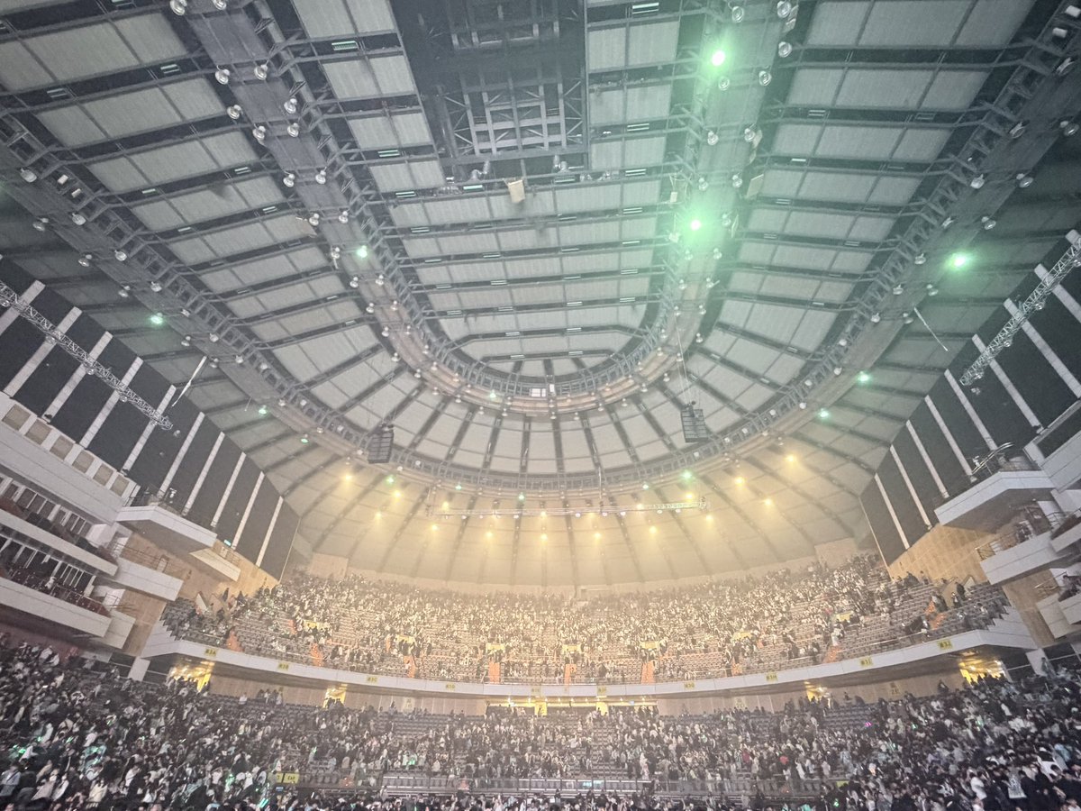 謝謝今年演唱會能量燒完了，期待下次再會與明年日本場，如果有抽到的話。 #MIKUEXPO2025