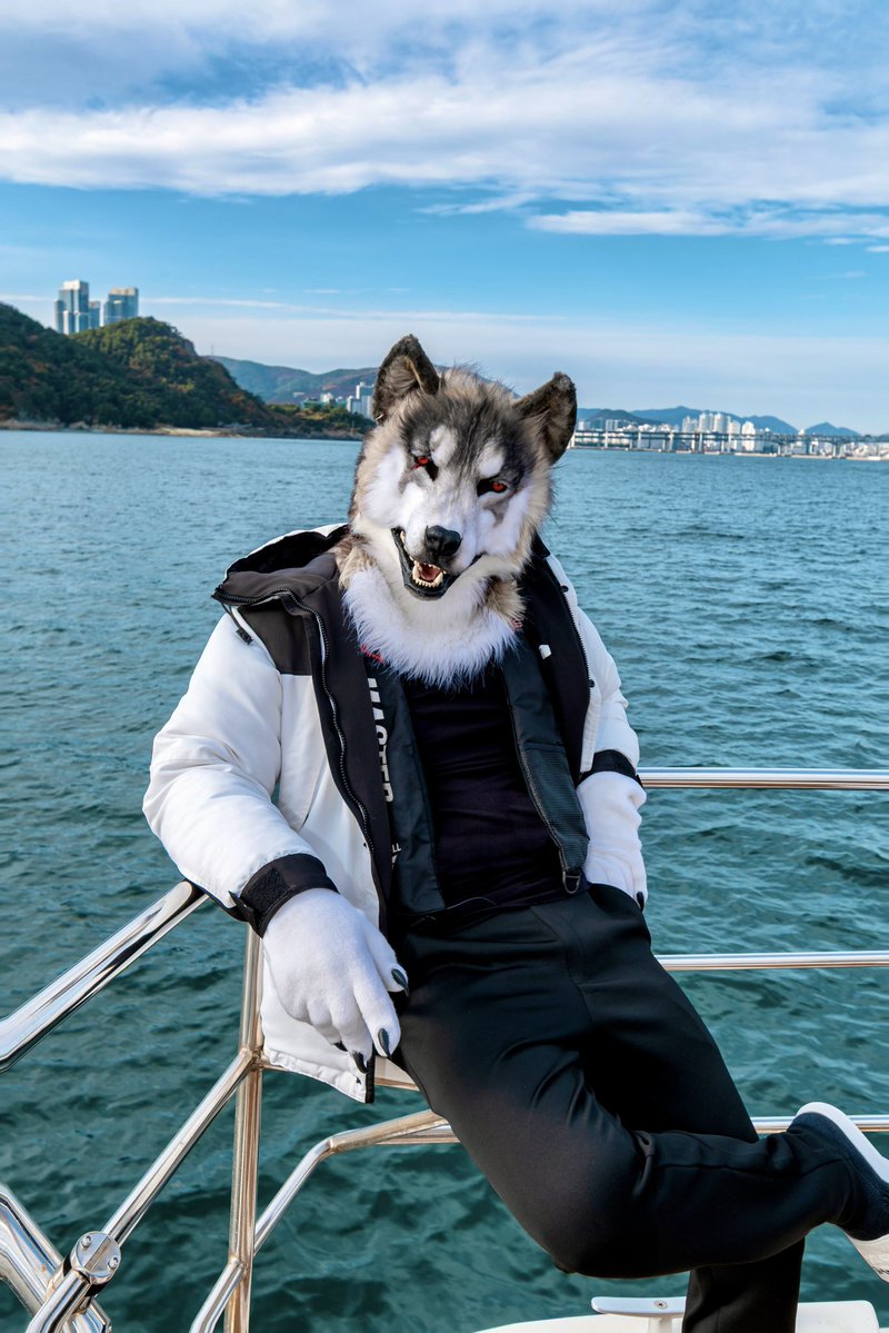 G4KUZA's tweet image. The sea breeze feels wonderfu
#FURSTCLASS