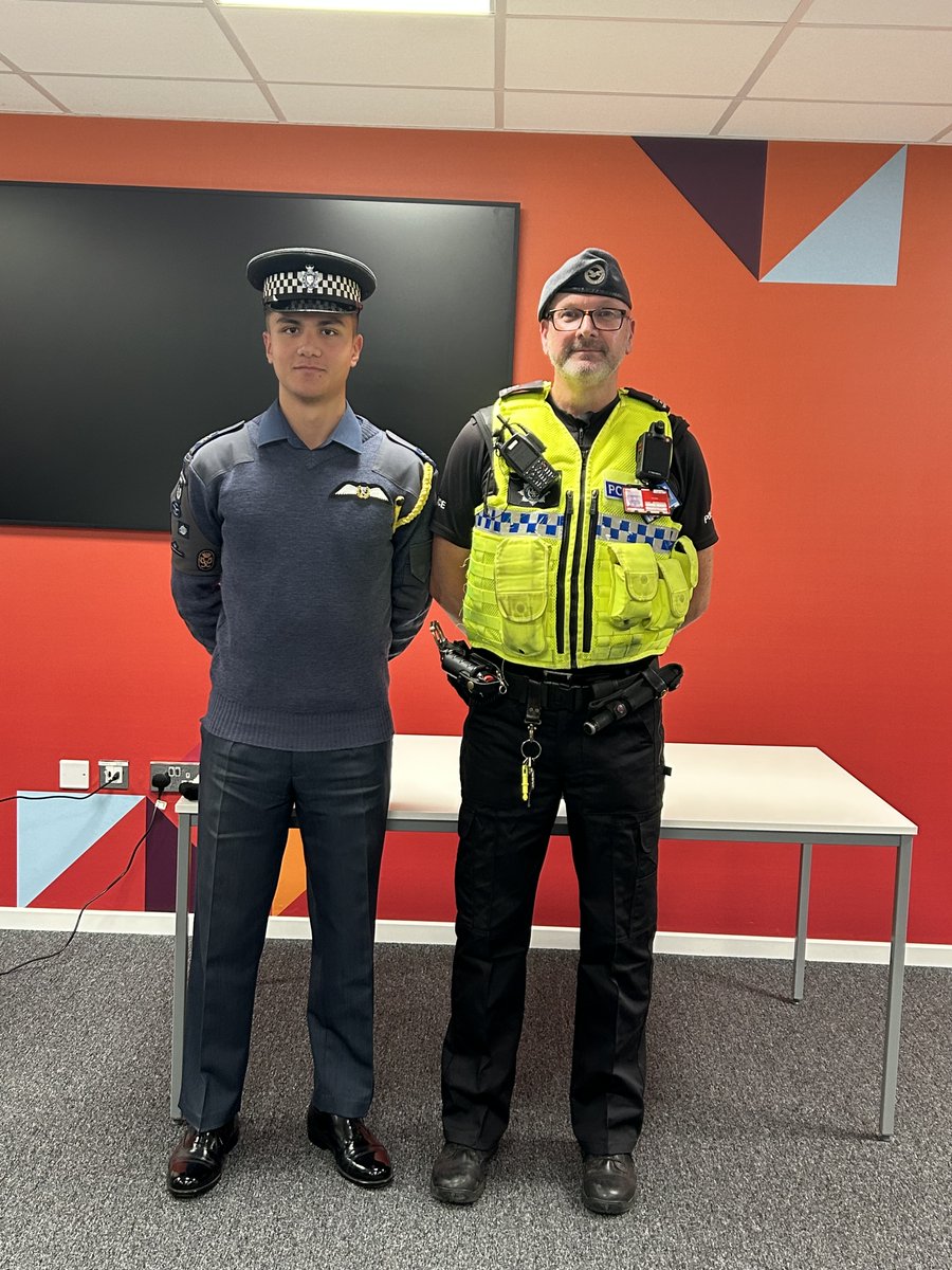 Yesterday, the <a href="/EMAPolice/">East Midlands Airport Police 🛫</a> team welcomed <a href="/2195RAFAC/">2195 (Long Eaton) Sqn Royal Air Force Air Cadets</a> to <a href="/EMA_Airport/">East Midlands Airport</a> . A presentation was delivered on the specialist role and responsibilities of policing an airport. The smartly presented cadets were a credit to their regiment and the evening was enjoyed by all.