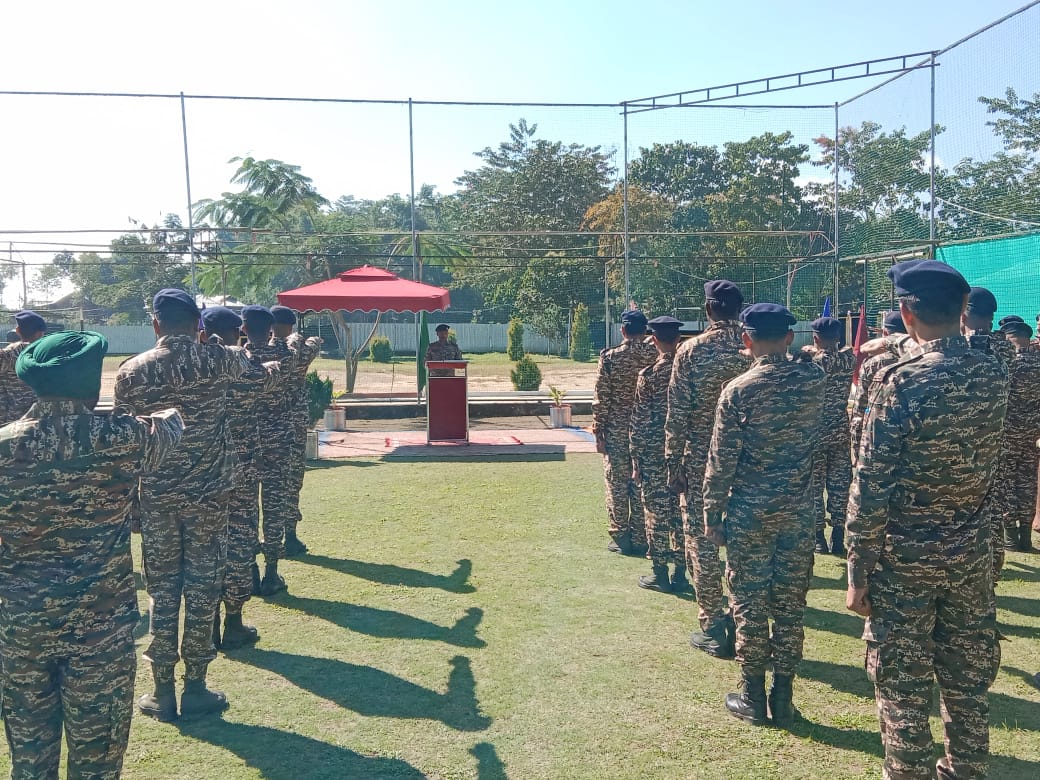 71BNCRPF's tweet photo. #26thConstitutionDay #OathCeremony #71Bn #Govindpur #Bishnupur
On 26-11-2025, Honoring the 26th Constitution Day at Dett/71 Bn, Govindpur, Bishnupur. Officers and Jawans reaffirmed their commitment by taking the constitutional oath and reciting the Preamble https://t.co/v52ufNM2i9
