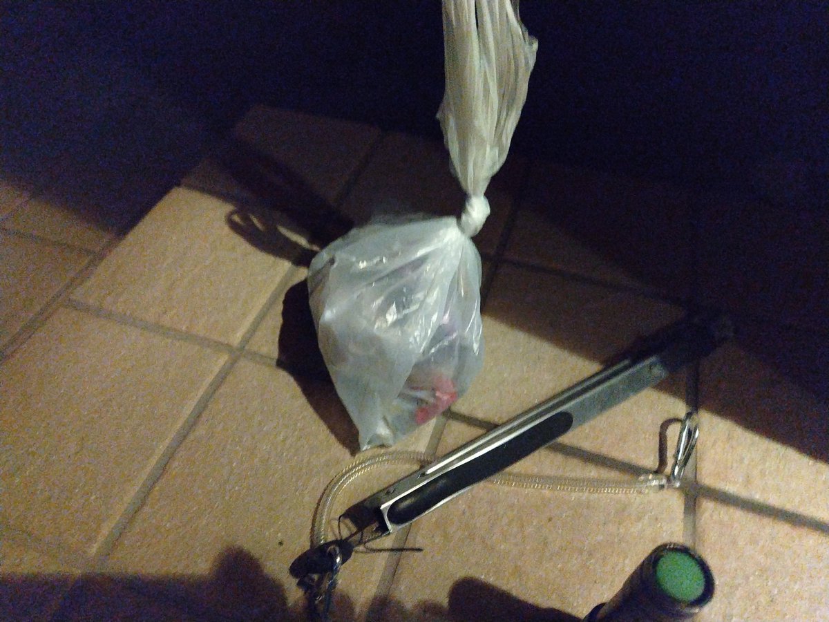 lets_fki's tweet image. #笑顔のために  #防犯見回り  #ゴミ拾い
明日、試験なので短めに見回り実施🎶
特に異常はなく、ゴミも少なめ✨
とはいえ、やっぱり吸殻が多い💦
これから乾燥のシーズン
吸殻が落ち葉とかに引火することもありえます‼️
安易な気持ちでポイ捨てするのはやめてください‼️
 #リアルライフヒーロー  #RLSH…