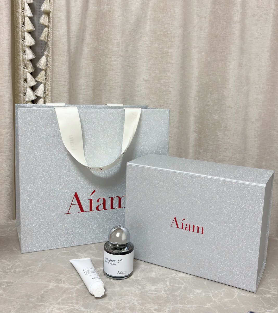 冬って香水集めたくなるけど王道のモテ香水Aiamはプレゼントにも喜ばれるし付けてたらほぼ確で褒められる。クリスマス限定のBOXも可愛すぎる🎅🏻🎄🤍#ad