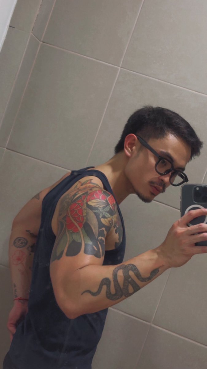 lorenzo8994's tweet photo. black hair na ulit https://t.co/2mSsItxUhT