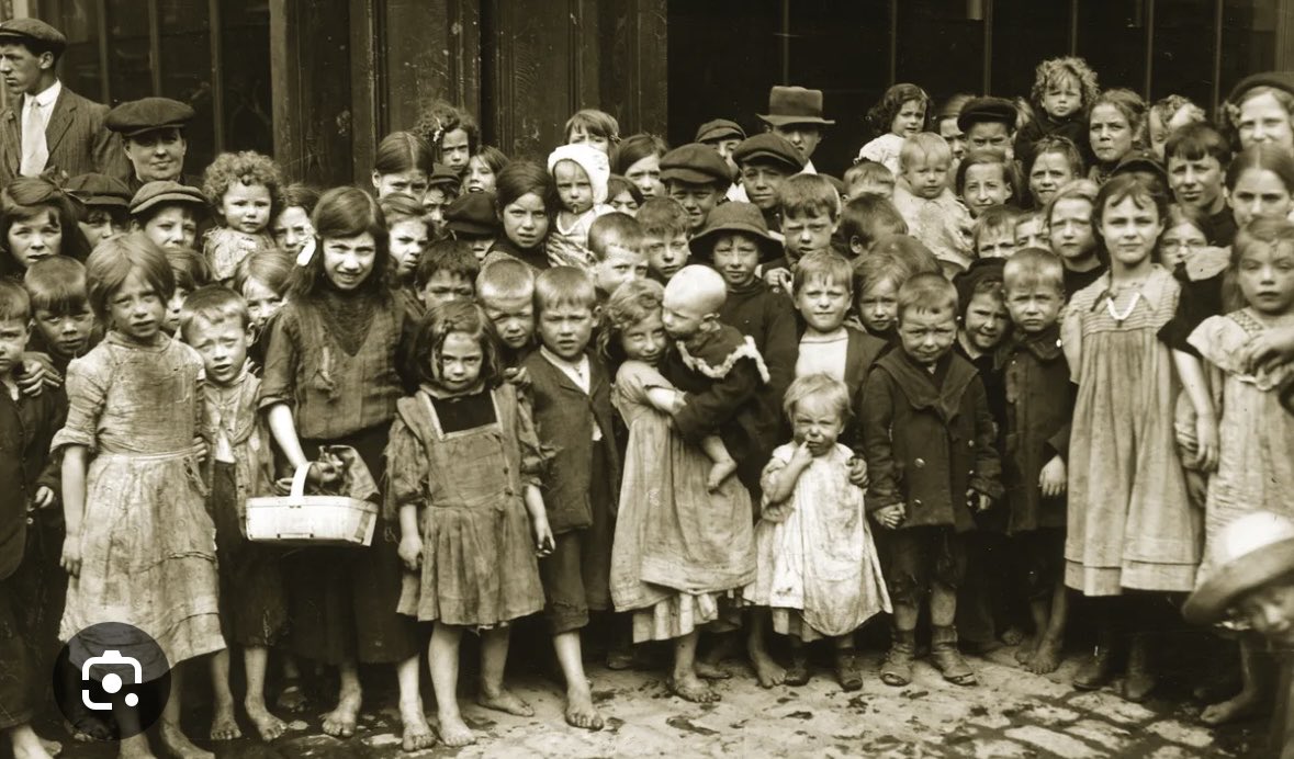 JimMcMurtry01's tweet image. Over 100,000 British Home Children were sent to Canada from 1869-1932. 

They were little orphans and waifs and poor kids from workhouses who were ripped from their families forever. 

Not a dime in compensation from our government because they were white.