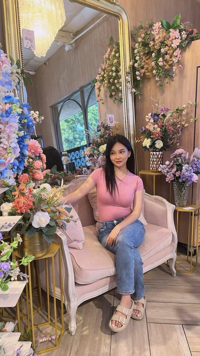 codemiko's tweet image. I like flowers 🌸