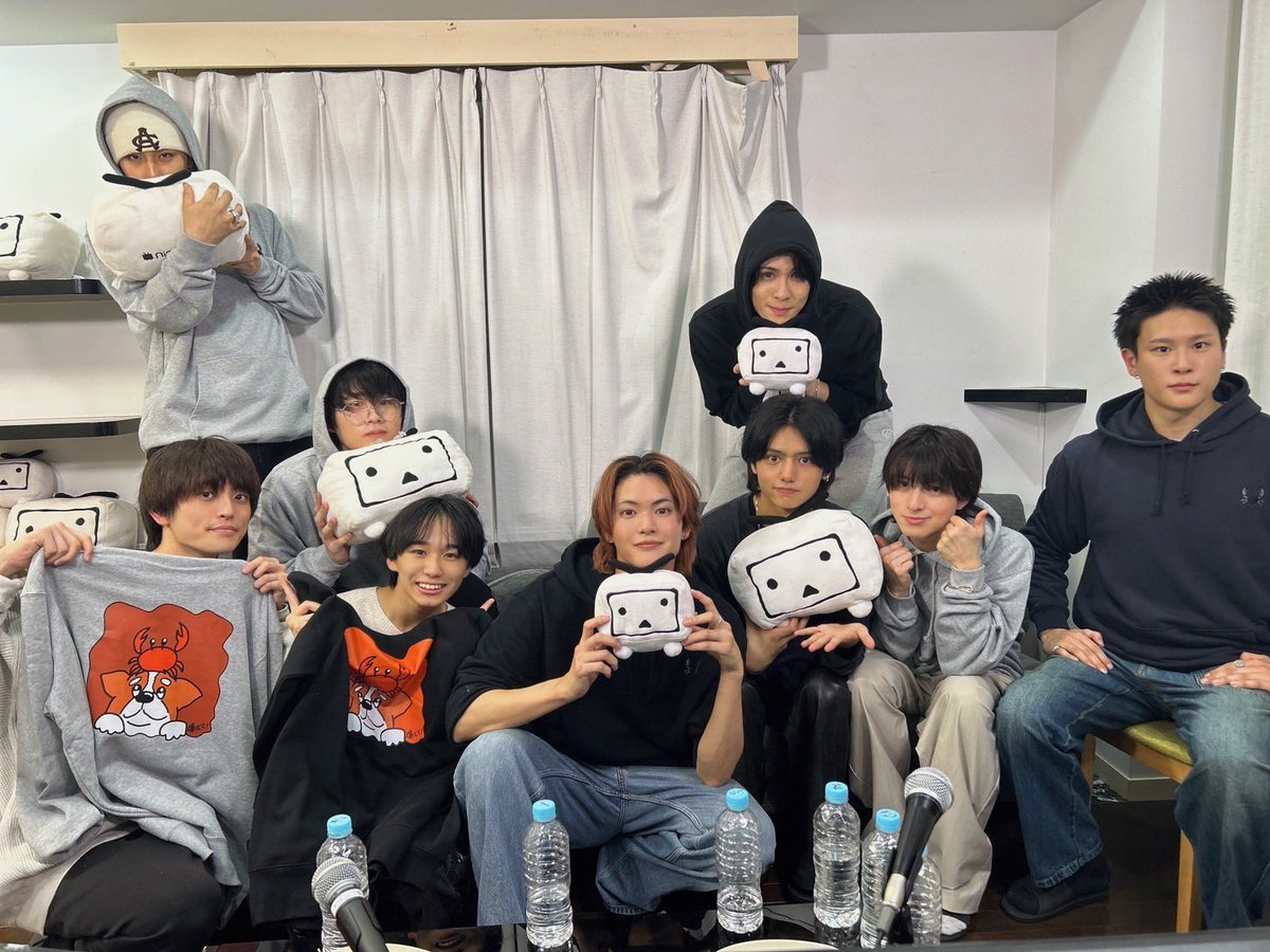 🎊#二階堂の爆裂スマイルch 1周年記念🎊
ご視聴ありがとうございました！

本当にこのメンツでみんなで一緒にワイワイできてすごく幸せな時間でした！
しんくん呼んでくださりありがとうございました！
まだ見てない方は是非！
神回です。僕。頑張りました笑